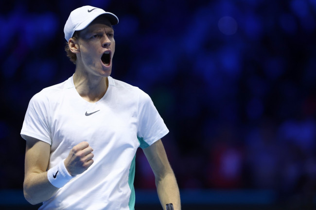 Jannik Sinner trekt zich terug uit de Cincinnati Open vanwege knieblessure
