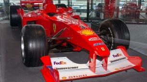 Michael Schumacher's iconische F1-2000 Ferrari is te koop