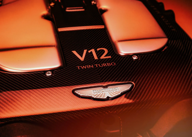 Aston Martin onthult nieuwe V12-motor die het begin zal markeren van een nieuwe V12-dageraad voor de autofabrikant